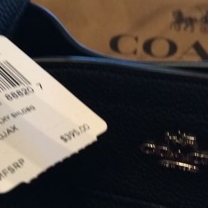 Black large Coach Handbag Beautiful